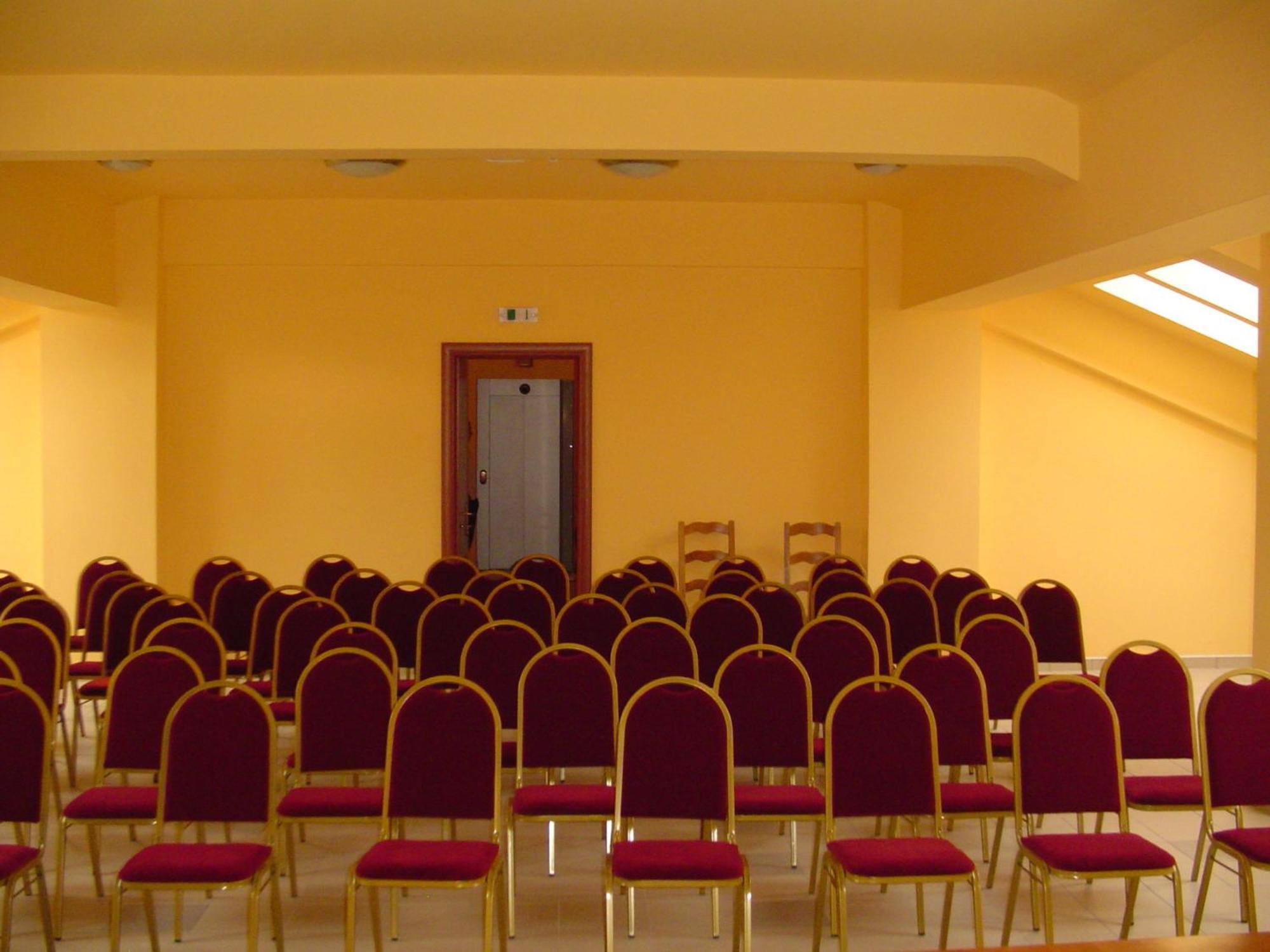 Hotel Europa Ploiesti Ngoại thất bức ảnh