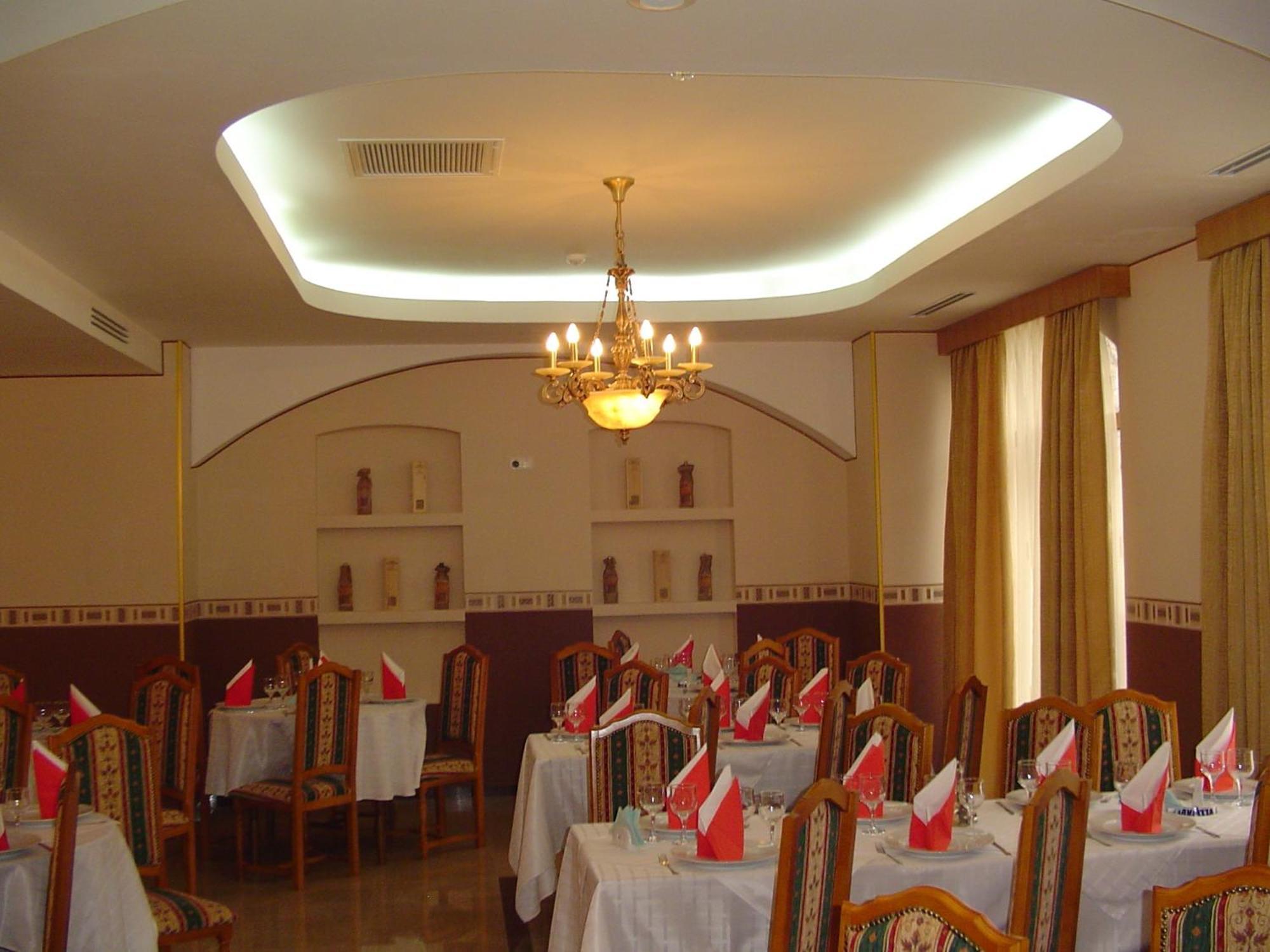 Hotel Europa Ploiesti Ngoại thất bức ảnh