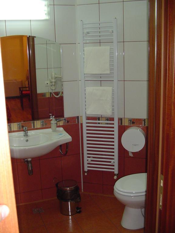 Hotel Europa Ploiesti Phòng bức ảnh