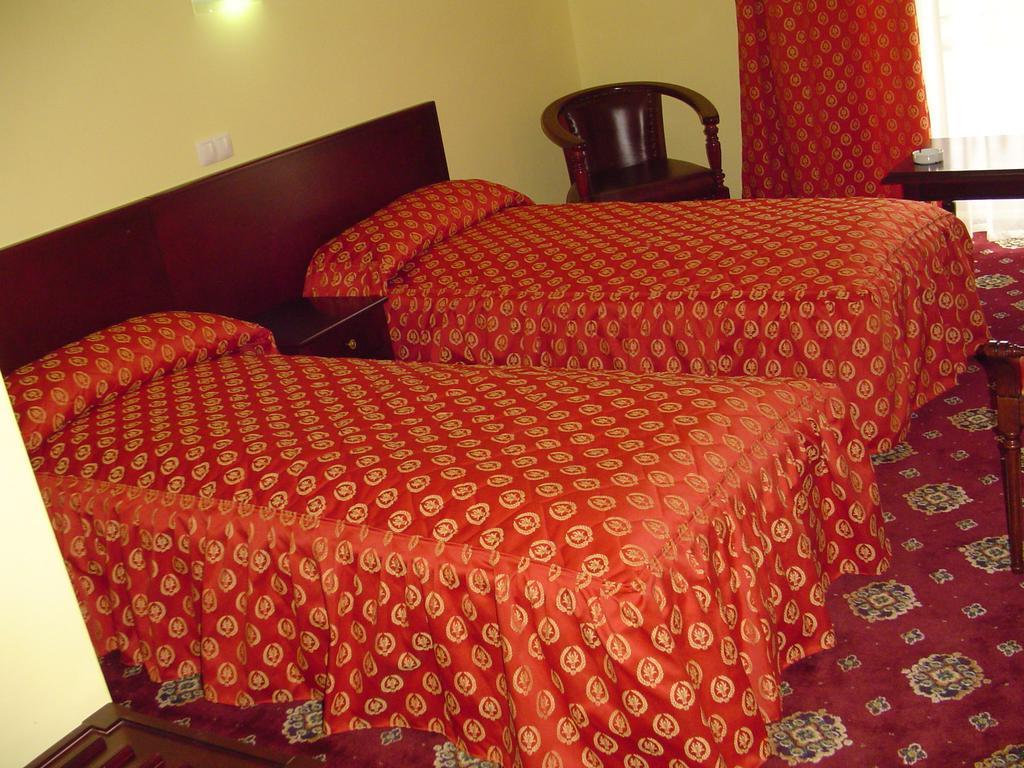 Hotel Europa Ploiesti Phòng bức ảnh